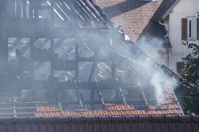 Neubulach: Bei Haeckselarbeiten: Scheune in Brand geraten